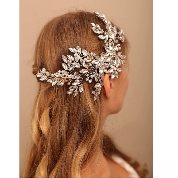 Rhinestone Crystal Flower Hair Comb - Picture 3 of 8